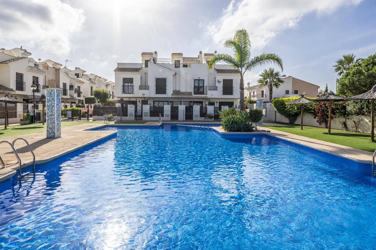 3 sovrum Hus till salu i San Cayetano med pool - 195 000 € (Ref: 9953707)