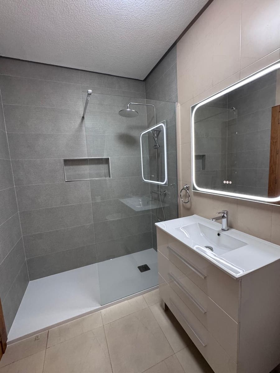 Villa/Maison de 3 chambres à louer à La Torre Golf Resort avec piscine garage - 1 550 € (Ref: 9969213)