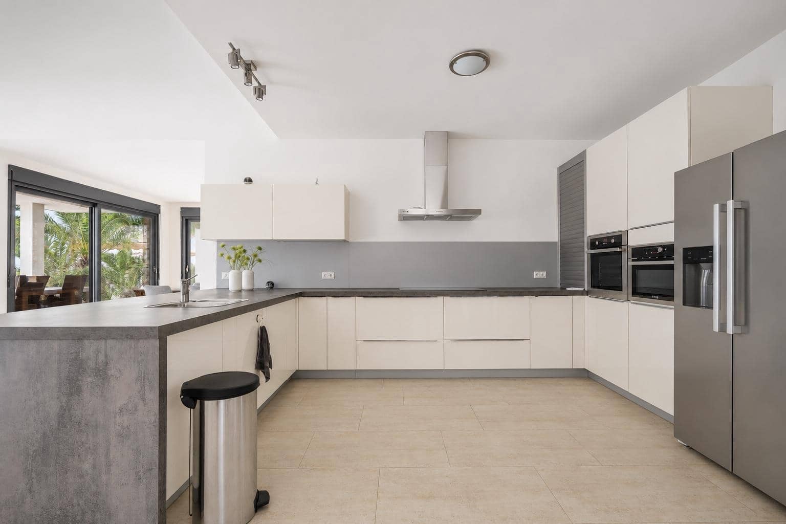 5 camera da letto Villa in vendita in El Carmoli - 1.000.000 € (Rif: 9996613)