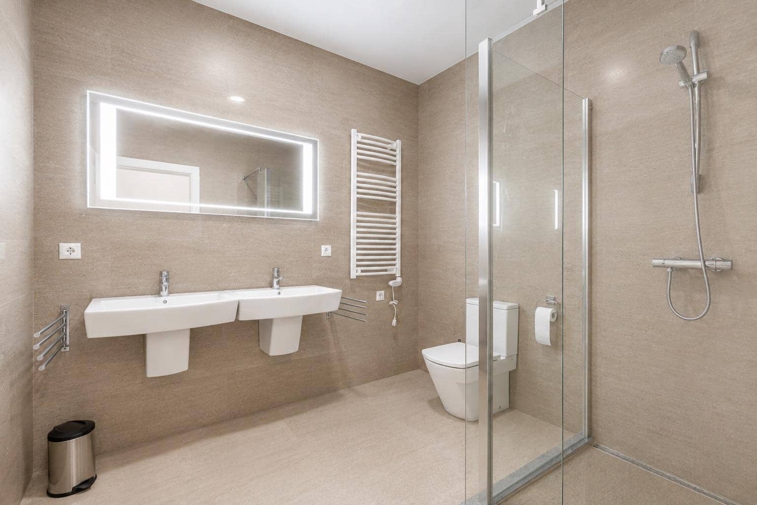 5 camera da letto Villa in vendita in El Carmoli - 1.000.000 € (Rif: 9996613)