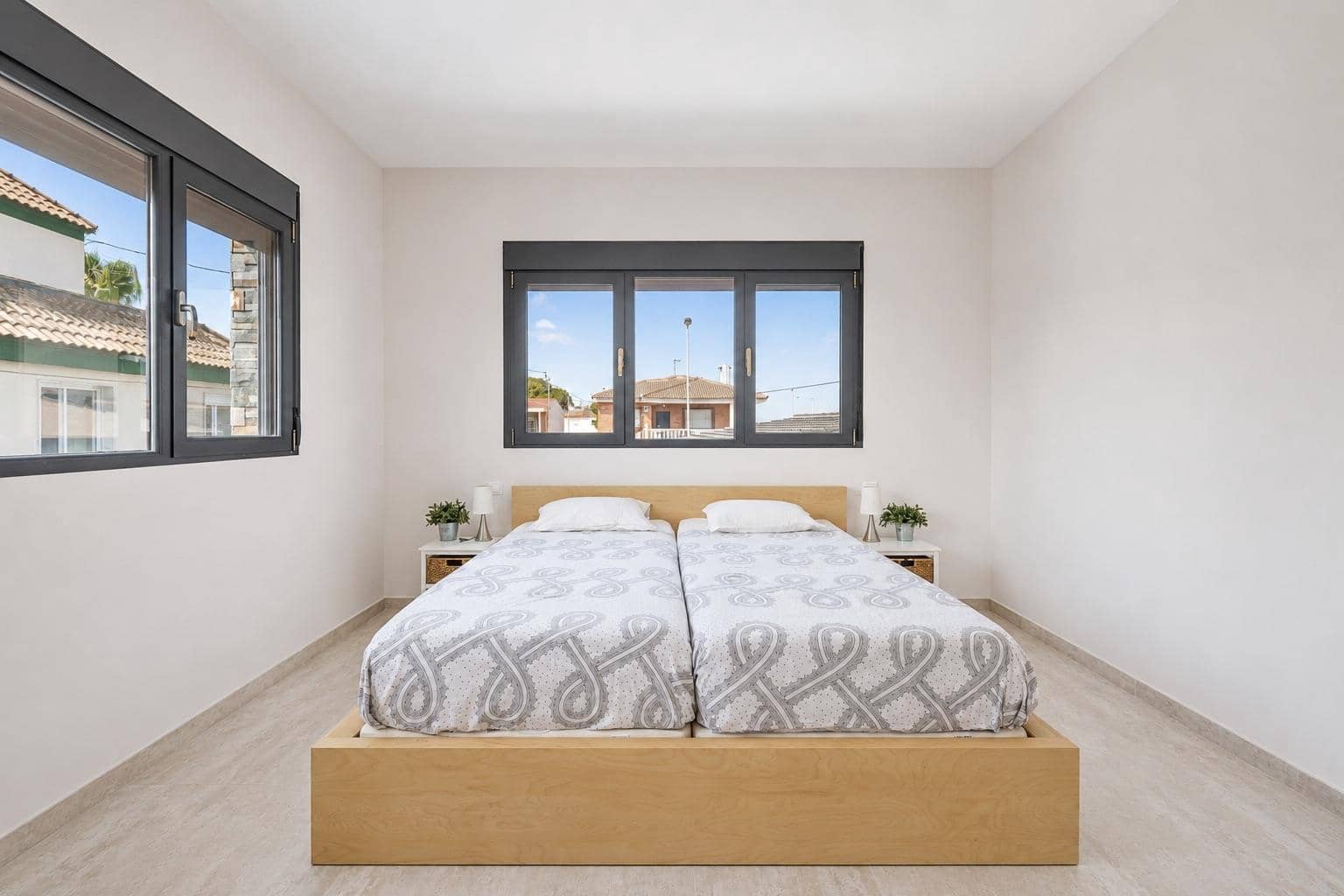 5 camera da letto Villa in vendita in El Carmoli - 1.000.000 € (Rif: 9996613)