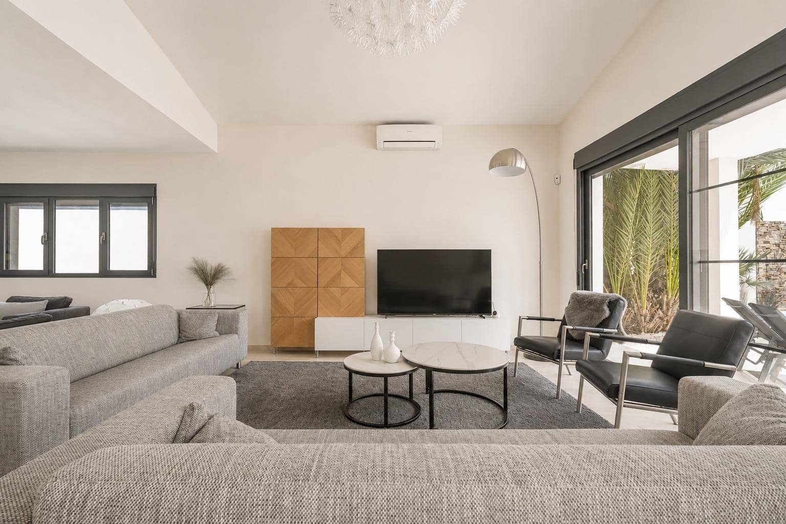 5 camera da letto Villa in vendita in El Carmoli - 1.000.000 € (Rif: 9996613)