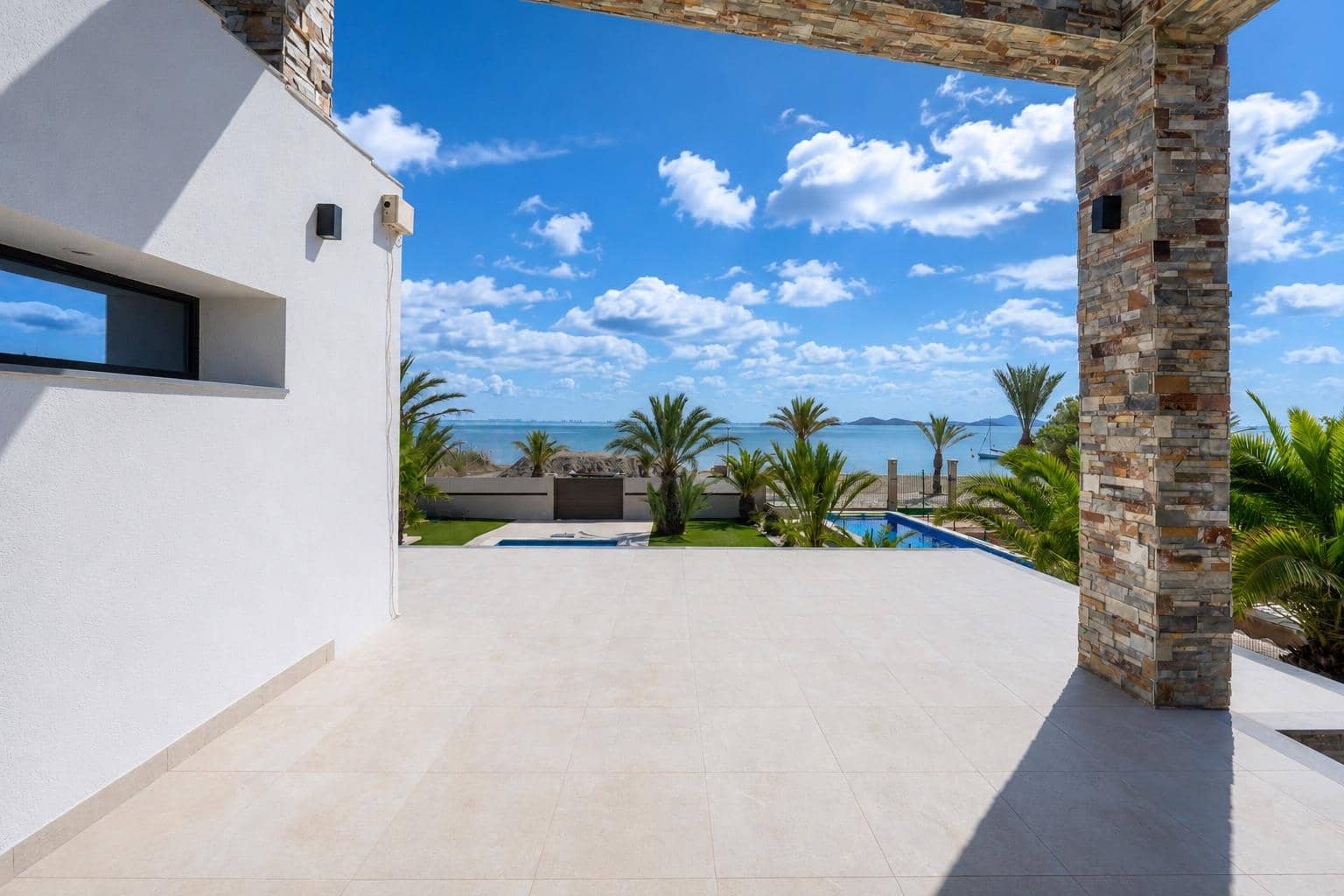 5 camera da letto Villa in vendita in El Carmoli - 1.000.000 € (Rif: 9996613)