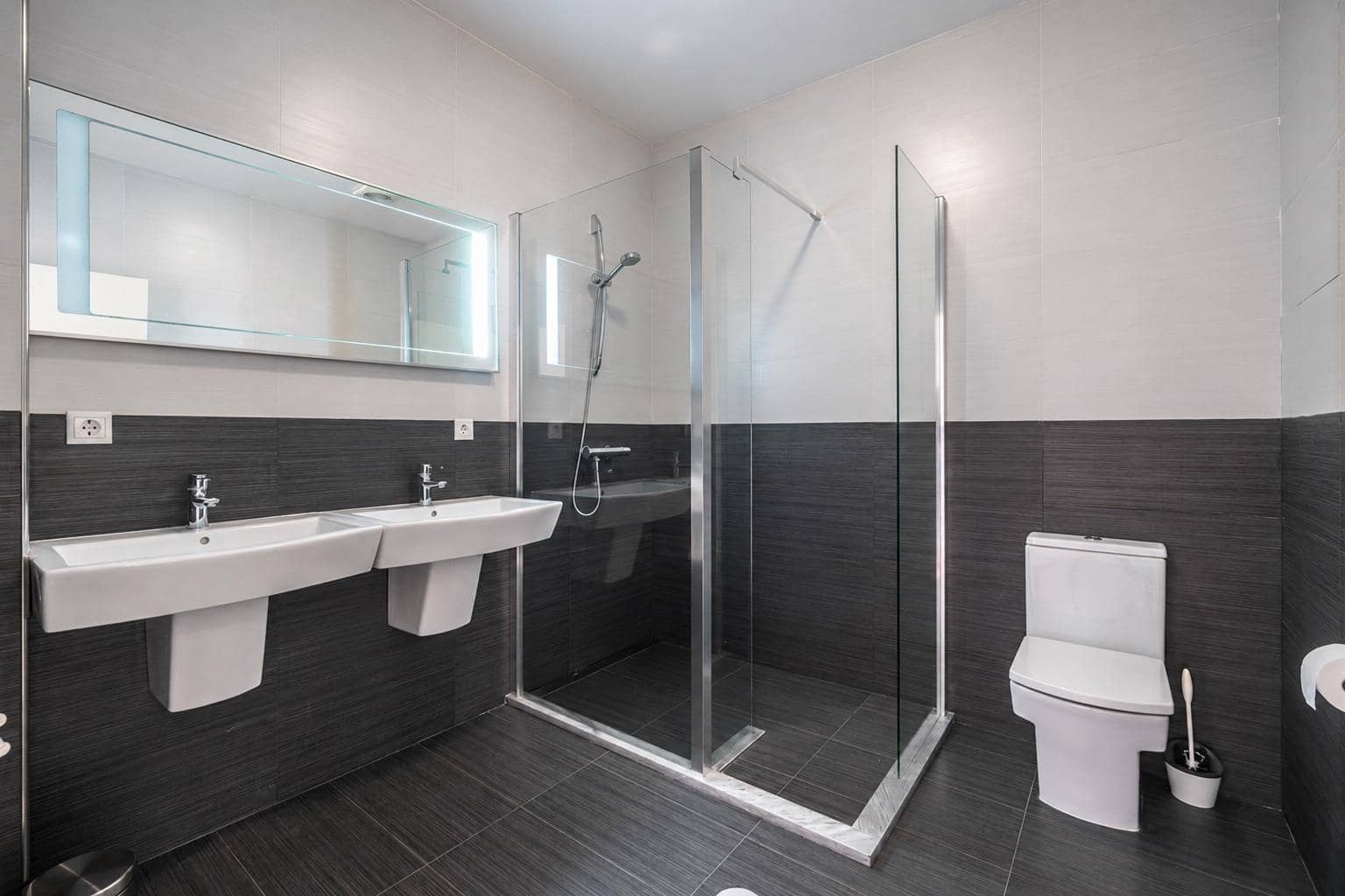 5 camera da letto Villa in vendita in El Carmoli - 1.000.000 € (Rif: 9996613)