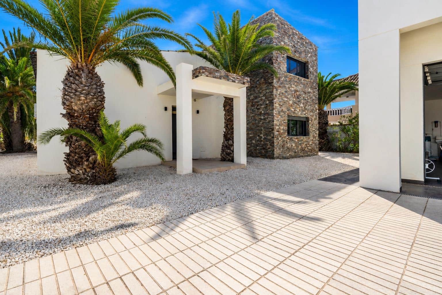 5 camera da letto Villa in vendita in El Carmoli - 1.000.000 € (Rif: 9996613)