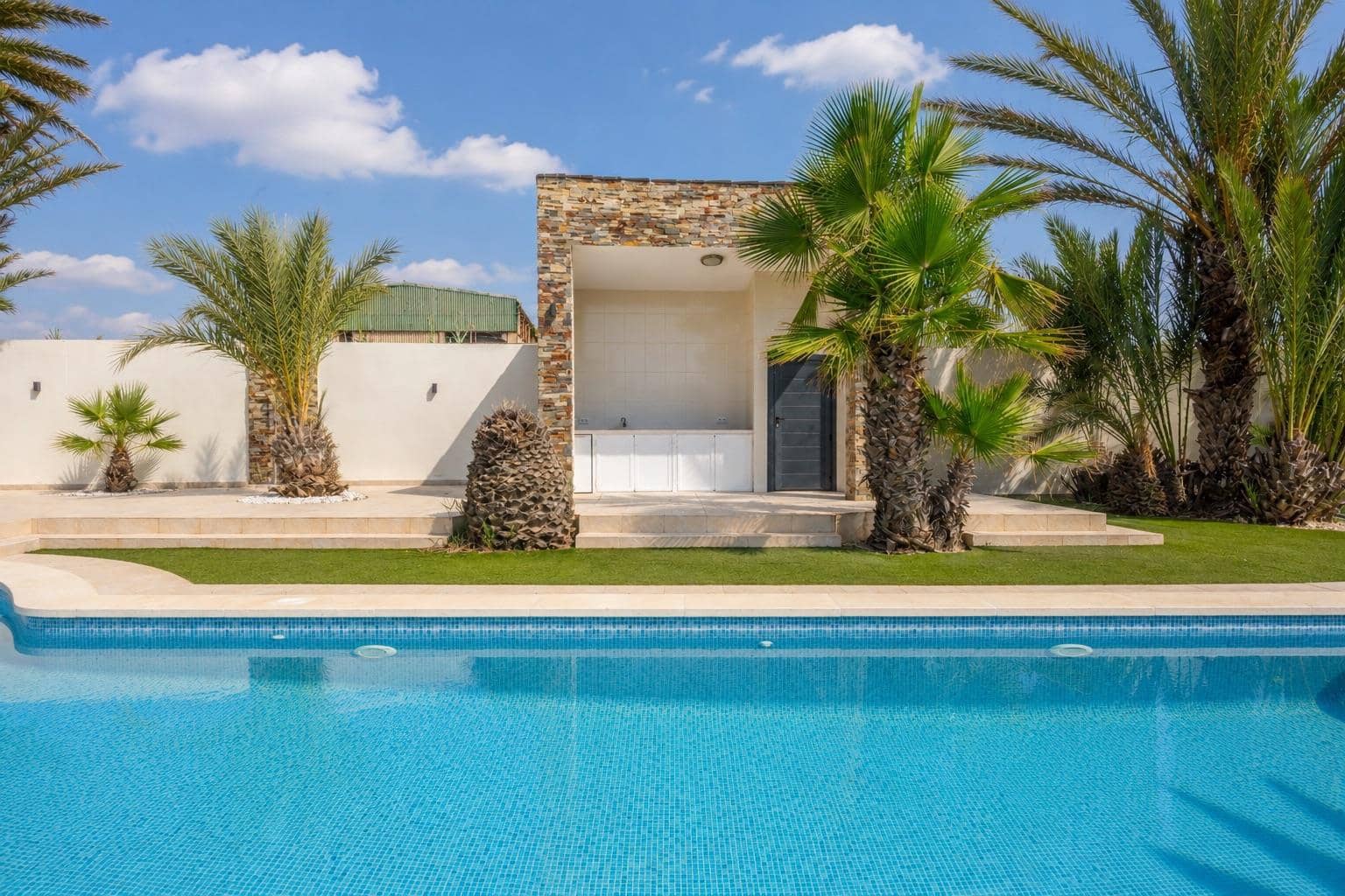5 camera da letto Villa in vendita in El Carmoli - 1.000.000 € (Rif: 9996613)