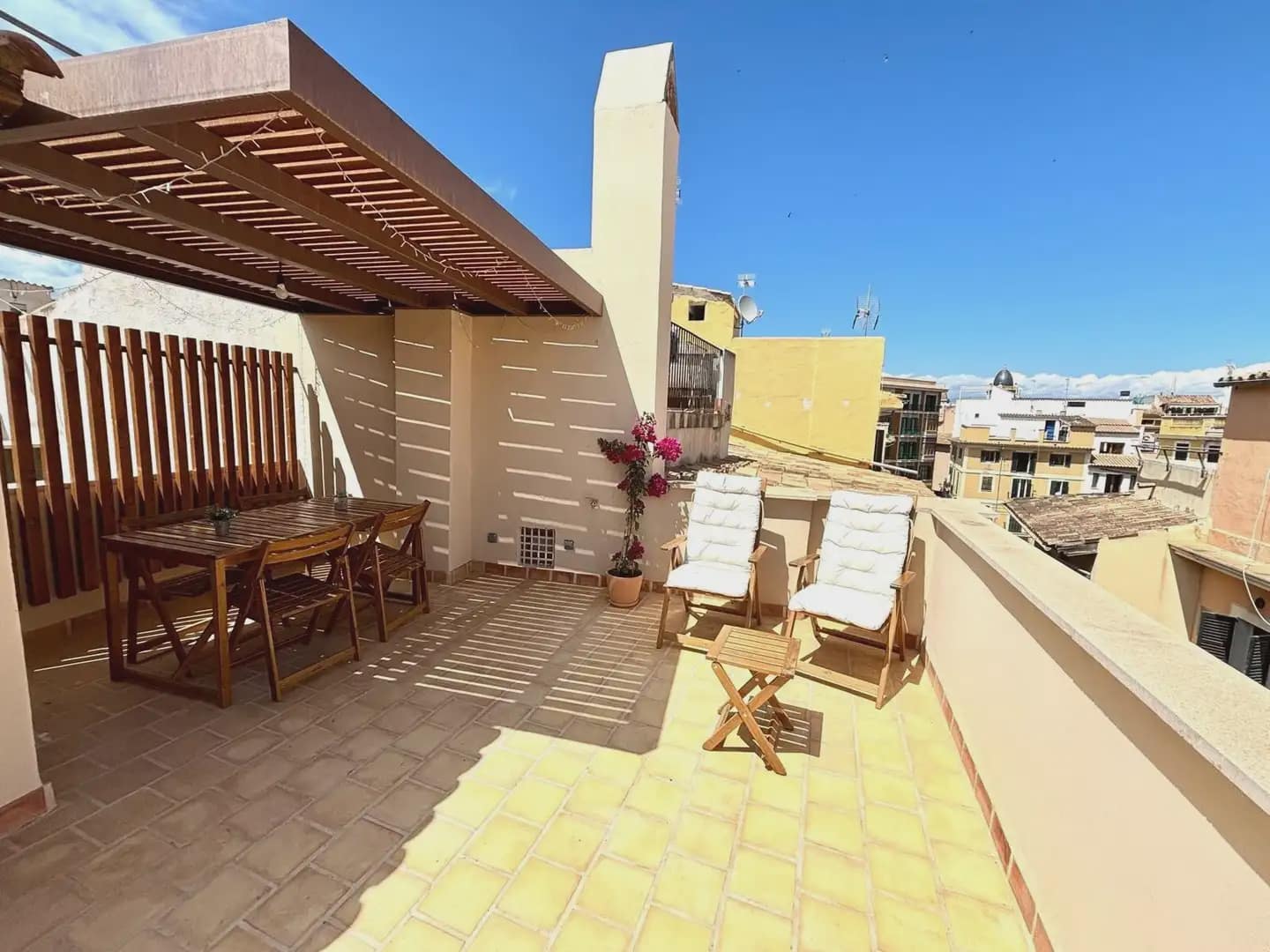 Appartement de 2 chambres à louer à Palma de Mallorca - 1 400 € (Ref: 10019745)