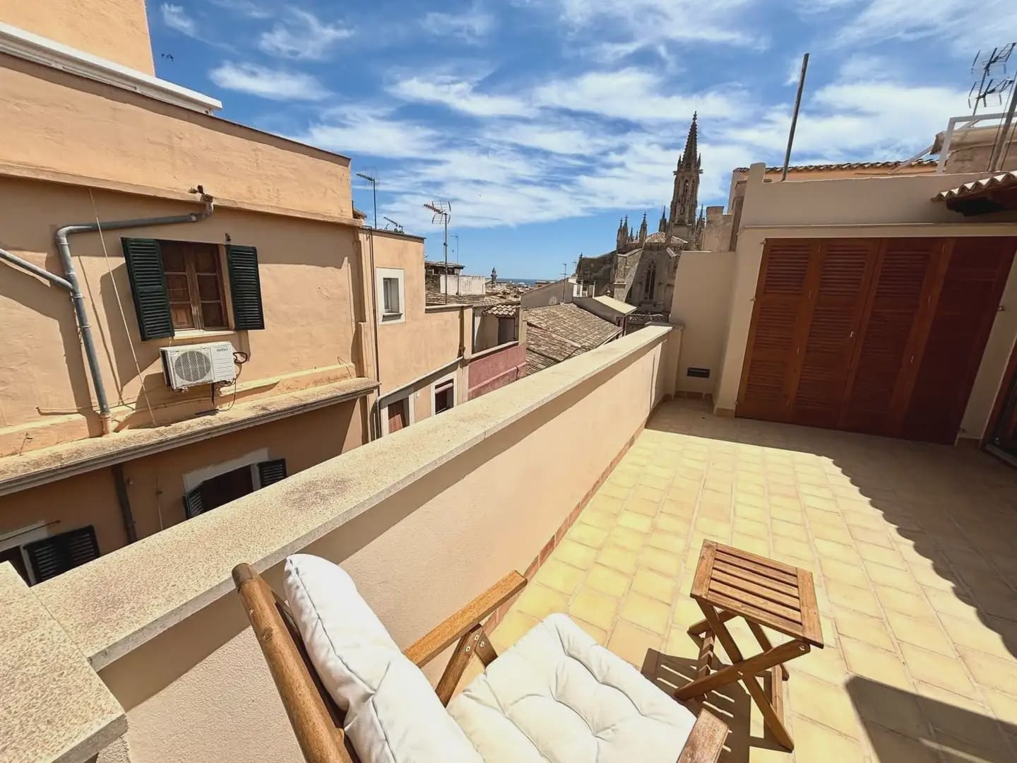 Appartement de 2 chambres à louer à Palma de Mallorca - 1 400 € (Ref: 10019745)