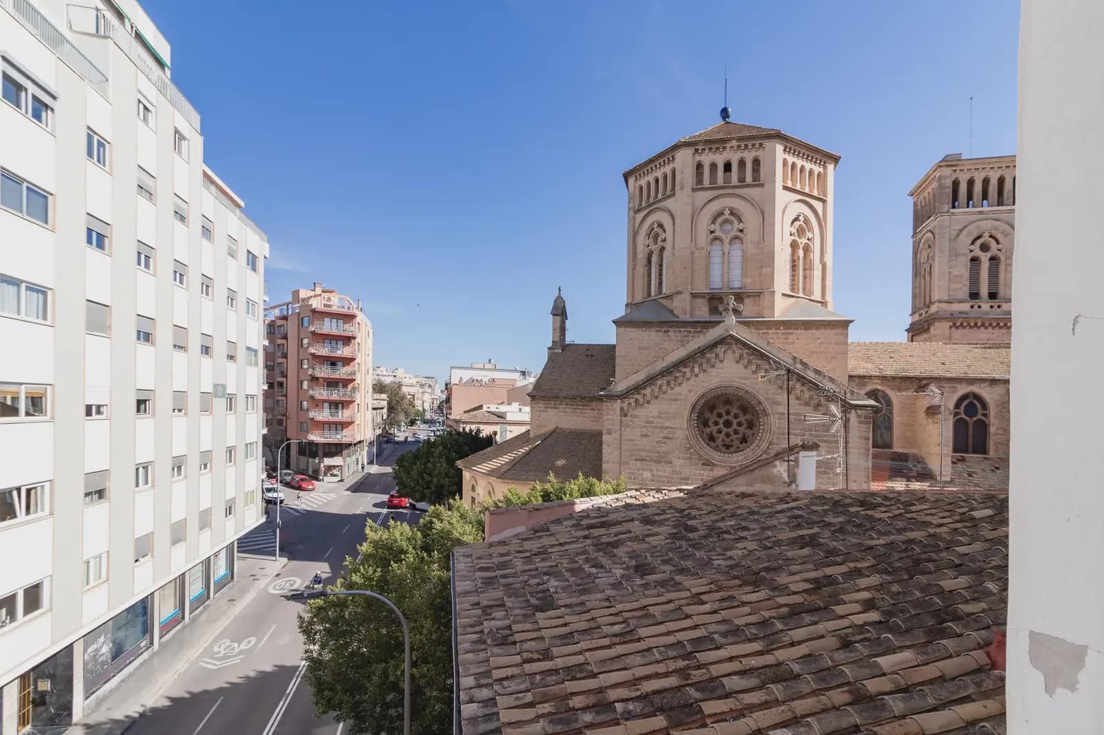 2 slaapkamer Flat te huur in Palma de Mallorca - € 1.700 (Ref: 10019746)