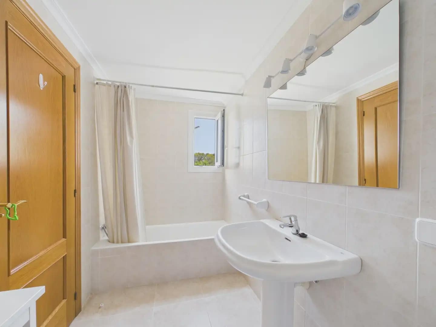 Appartement de 3 chambres à louer à Felanitx avec piscine - 1 600 € (Ref: 10023256)