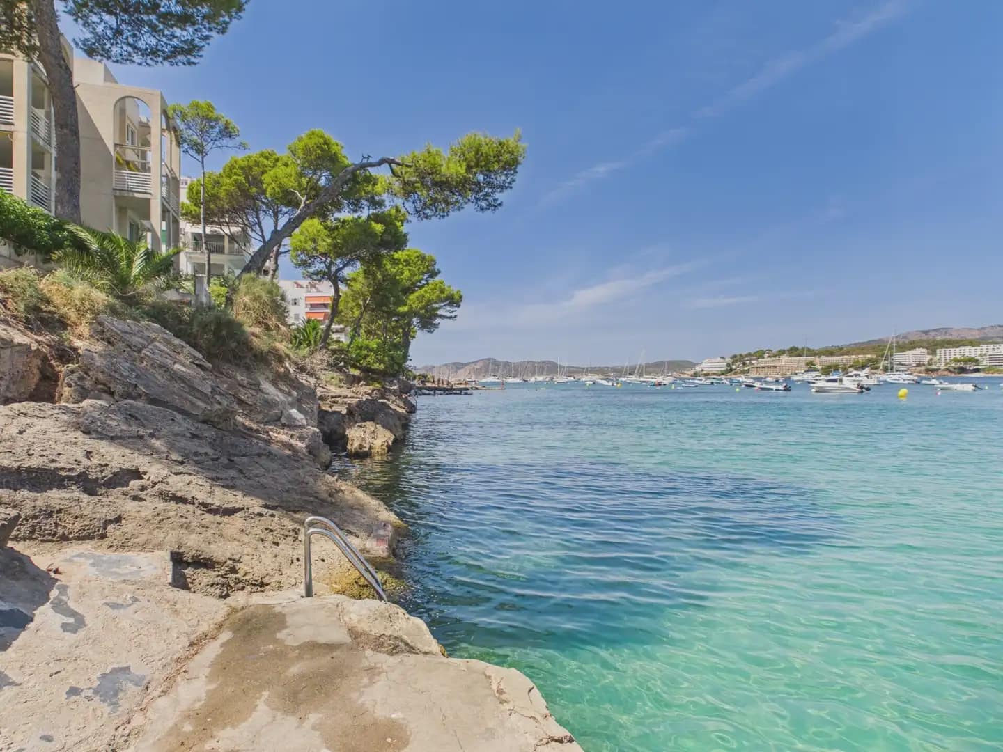 2 slaapkamer Strandappartement te koop in Calvia - € 495.000 (Ref: 10024736)