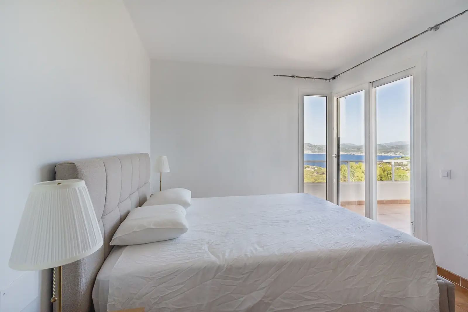 3 slaapkamer Flat te huur in Calvia met zwembad garage - € 3.500 (Ref: 10035662)