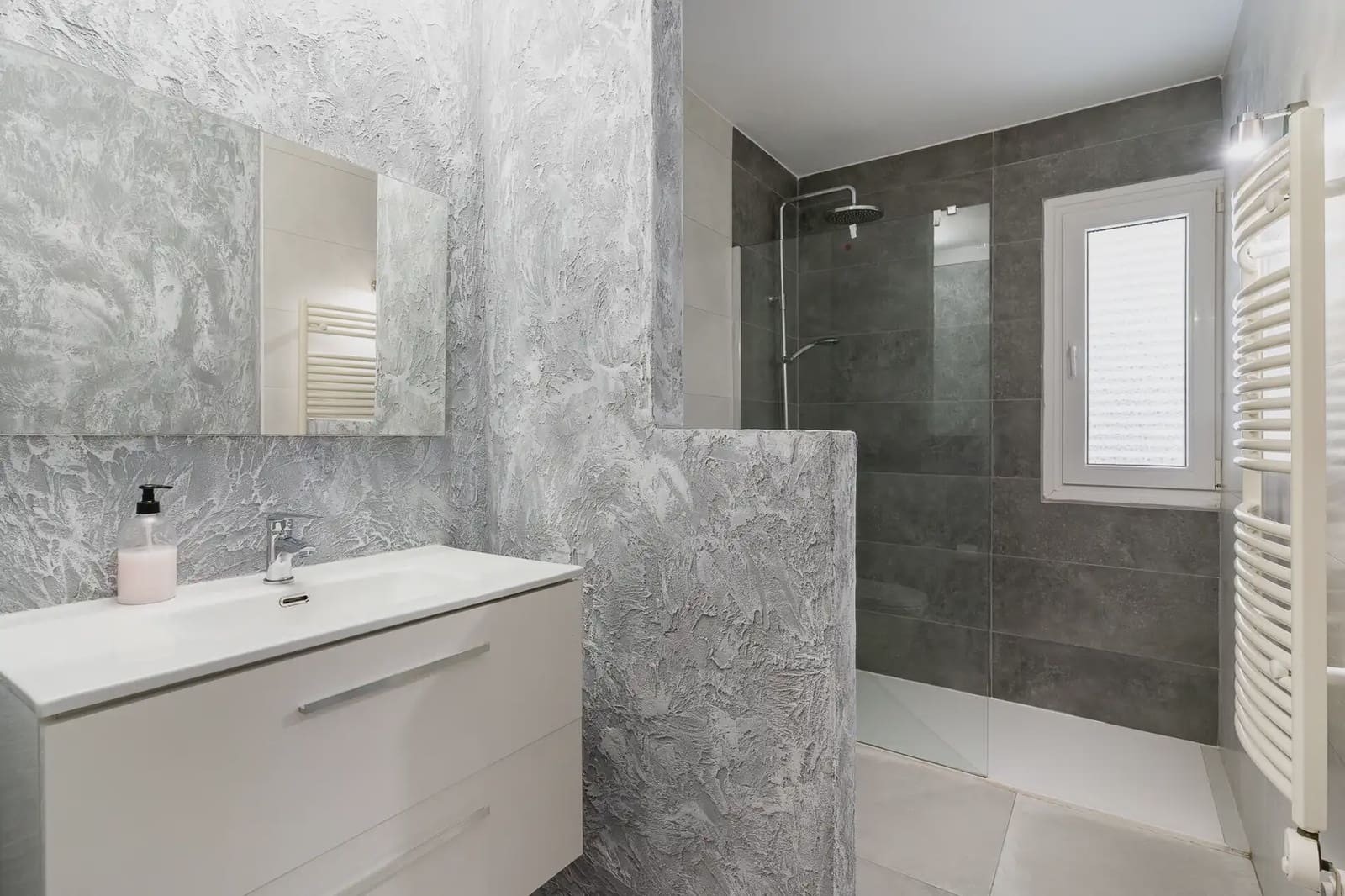 3 slaapkamer Flat te huur in Calvia met zwembad garage - € 3.500 (Ref: 10035662)