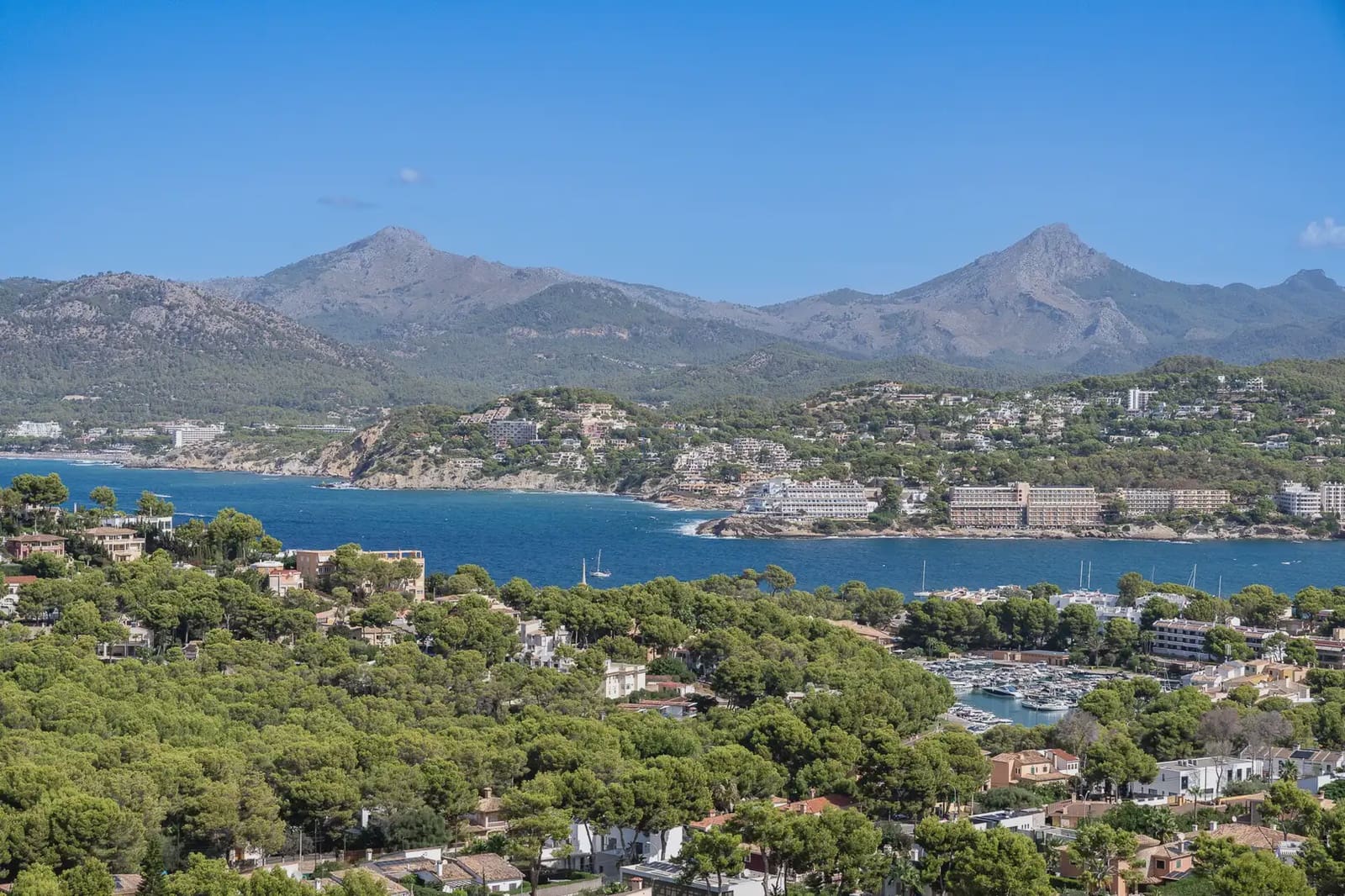 3 slaapkamer Flat te huur in Calvia met zwembad garage - € 3.500 (Ref: 10035662)