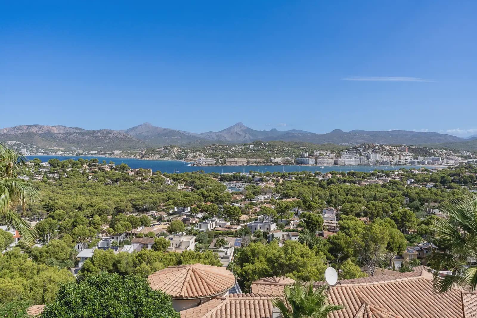 3 slaapkamer Flat te huur in Calvia met zwembad garage - € 3.500 (Ref: 10035662)