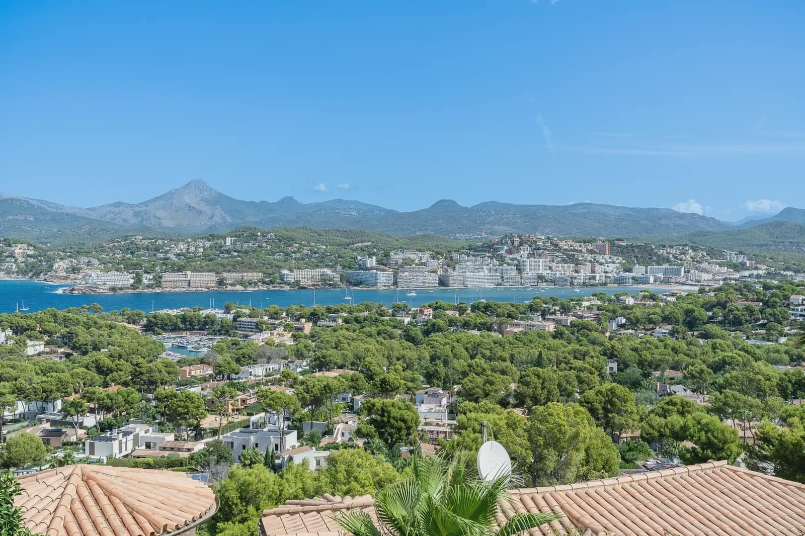 3 slaapkamer Flat te huur in Calvia met zwembad garage - € 3.500 (Ref: 10035662)