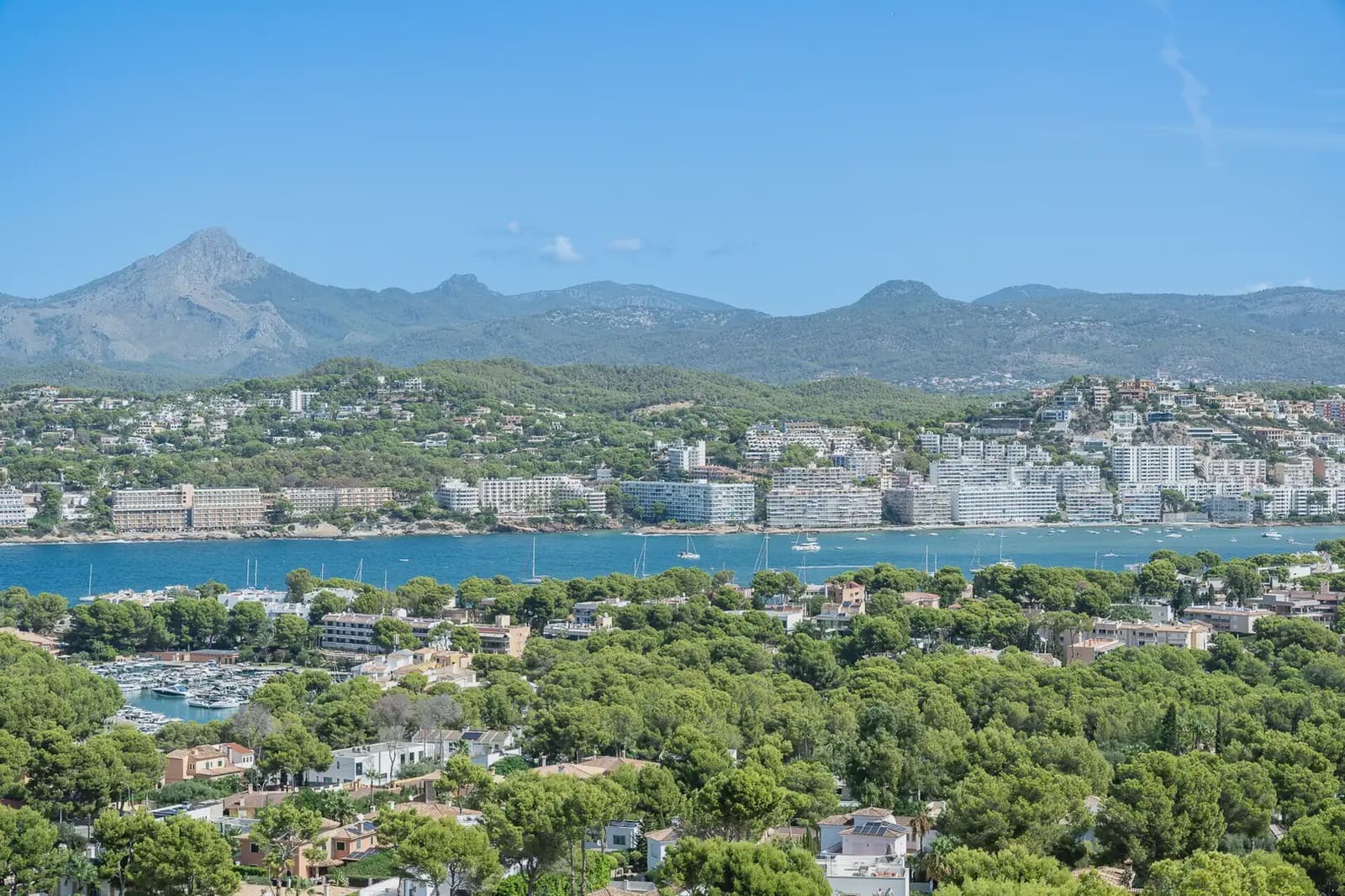 3 slaapkamer Flat te huur in Calvia met zwembad garage - € 3.500 (Ref: 10035662)