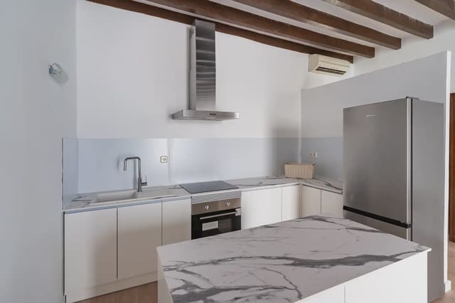 3 bedroom Flat for sale in Cort, Palma de Mallorca - € 495,000 (Ref: 10036229)