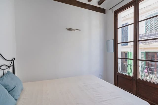 3 bedroom Flat for sale in Cort, Palma de Mallorca - € 495,000 (Ref: 10036229)