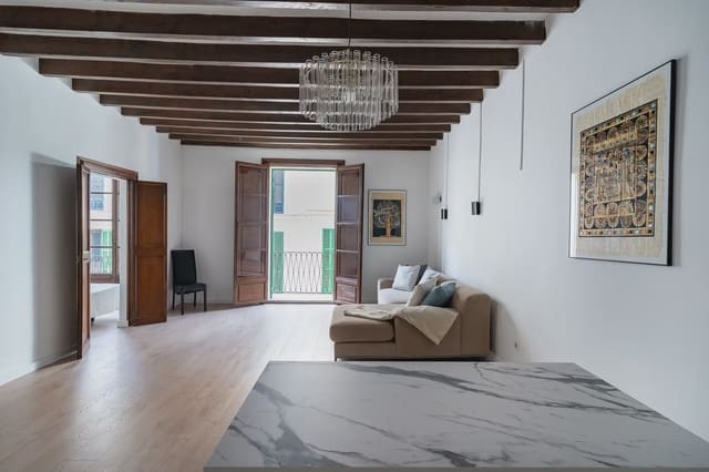 3 bedroom Flat for sale in Cort, Palma de Mallorca - € 495,000 (Ref: 10036229)