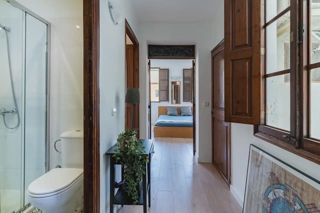 3 bedroom Flat for sale in Cort, Palma de Mallorca - € 495,000 (Ref: 10036229)