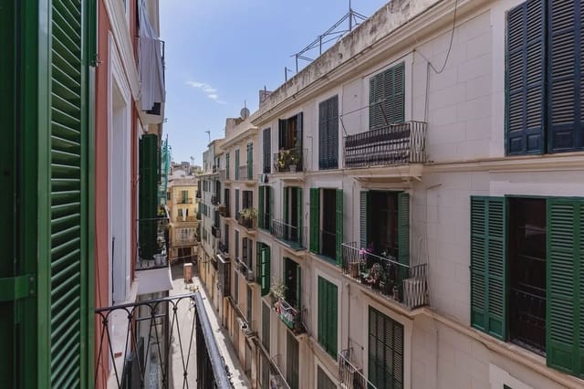3 bedroom Flat for sale in Cort, Palma de Mallorca - € 495,000 (Ref: 10036229)