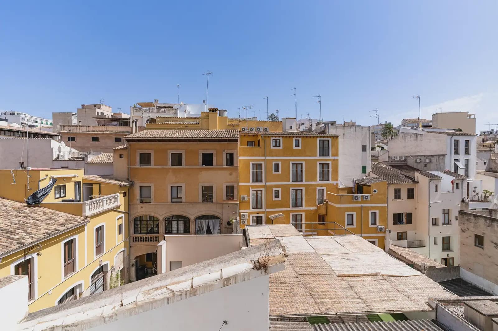 3 bedroom Flat for sale in Palma de Mallorca - € 495,000 (Ref: 10036229)