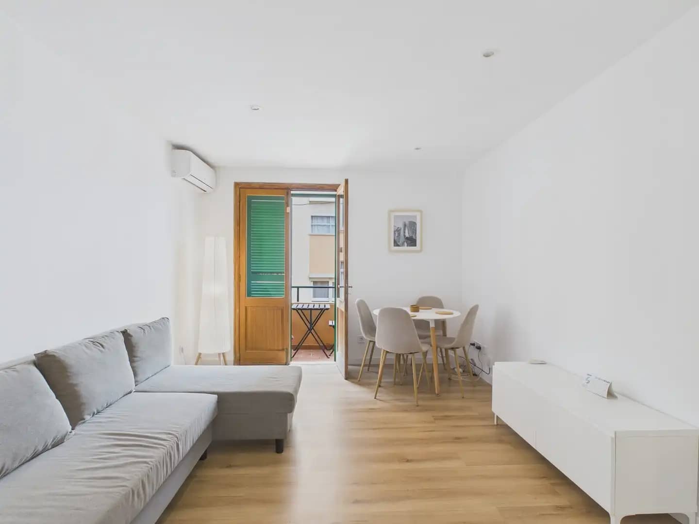 Appartement de 2 chambres à louer à Palma de Mallorca - 1 500 € (Ref: 10043430)