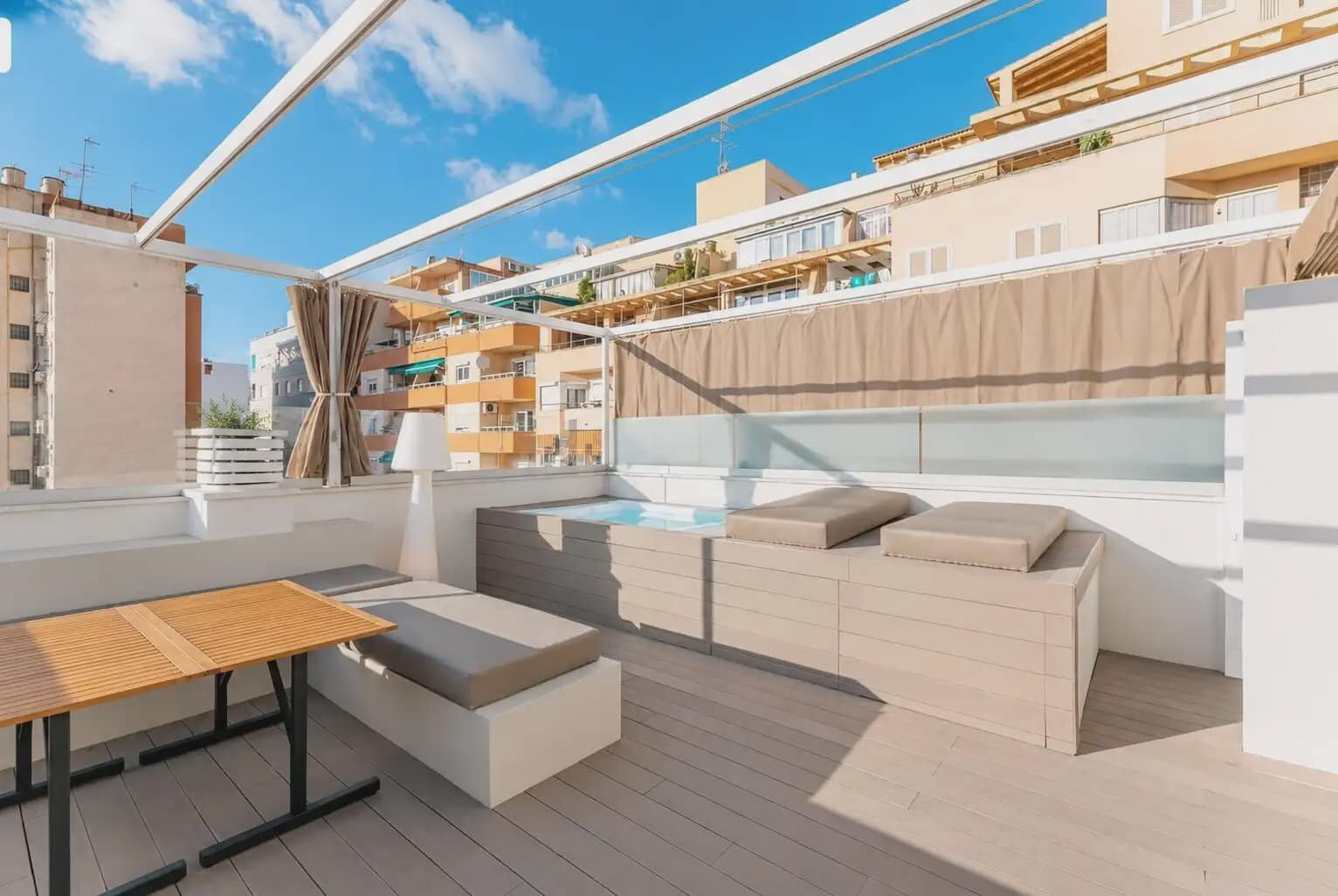 Appartement de 3 chambres à louer à Palma de Mallorca avec garage - 4 000 € (Ref: 10153842)