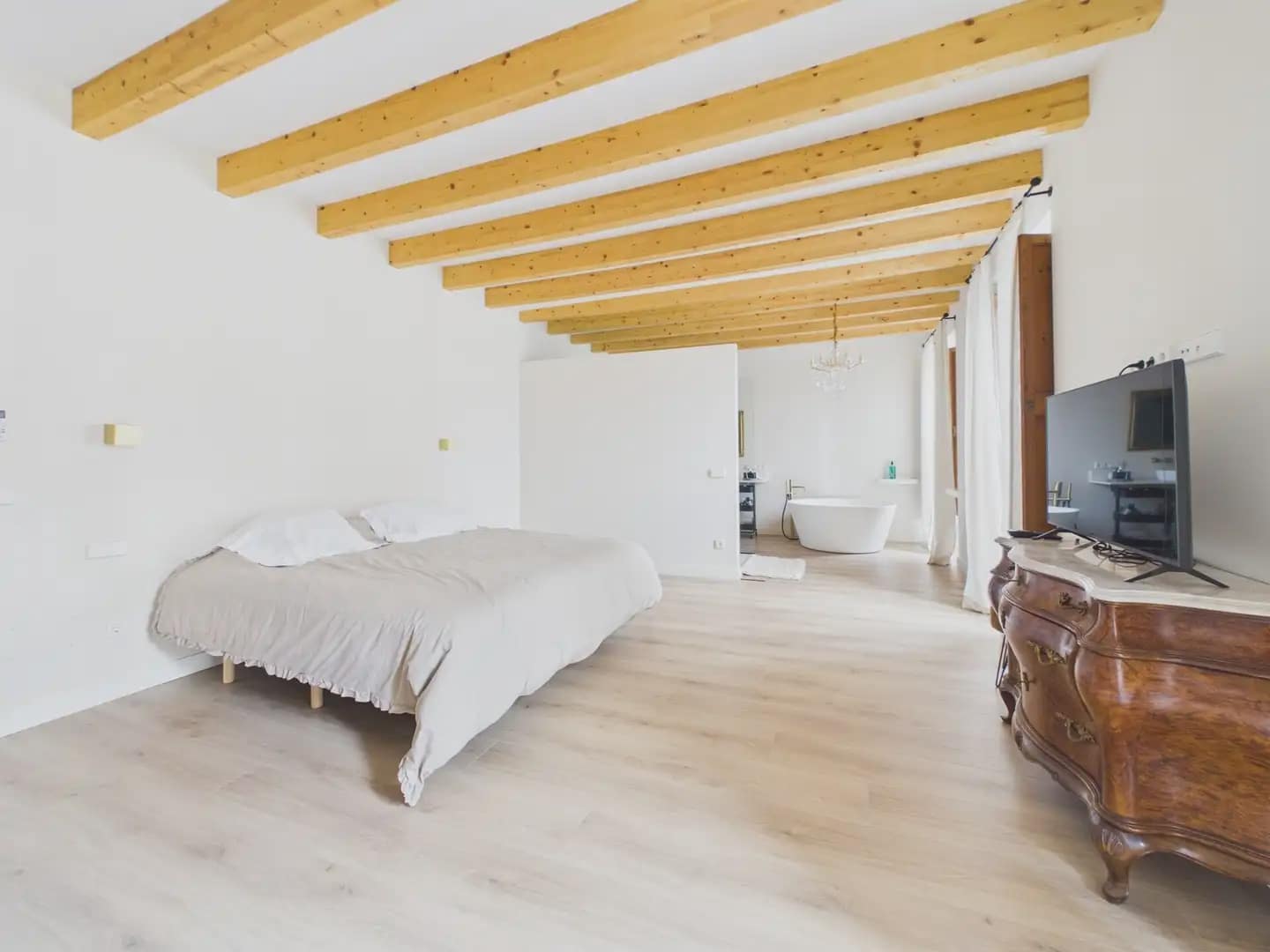 4 bedroom Townhouse for rent in Felanitx with pool garage - € 5,500 (Ref: 9971529)