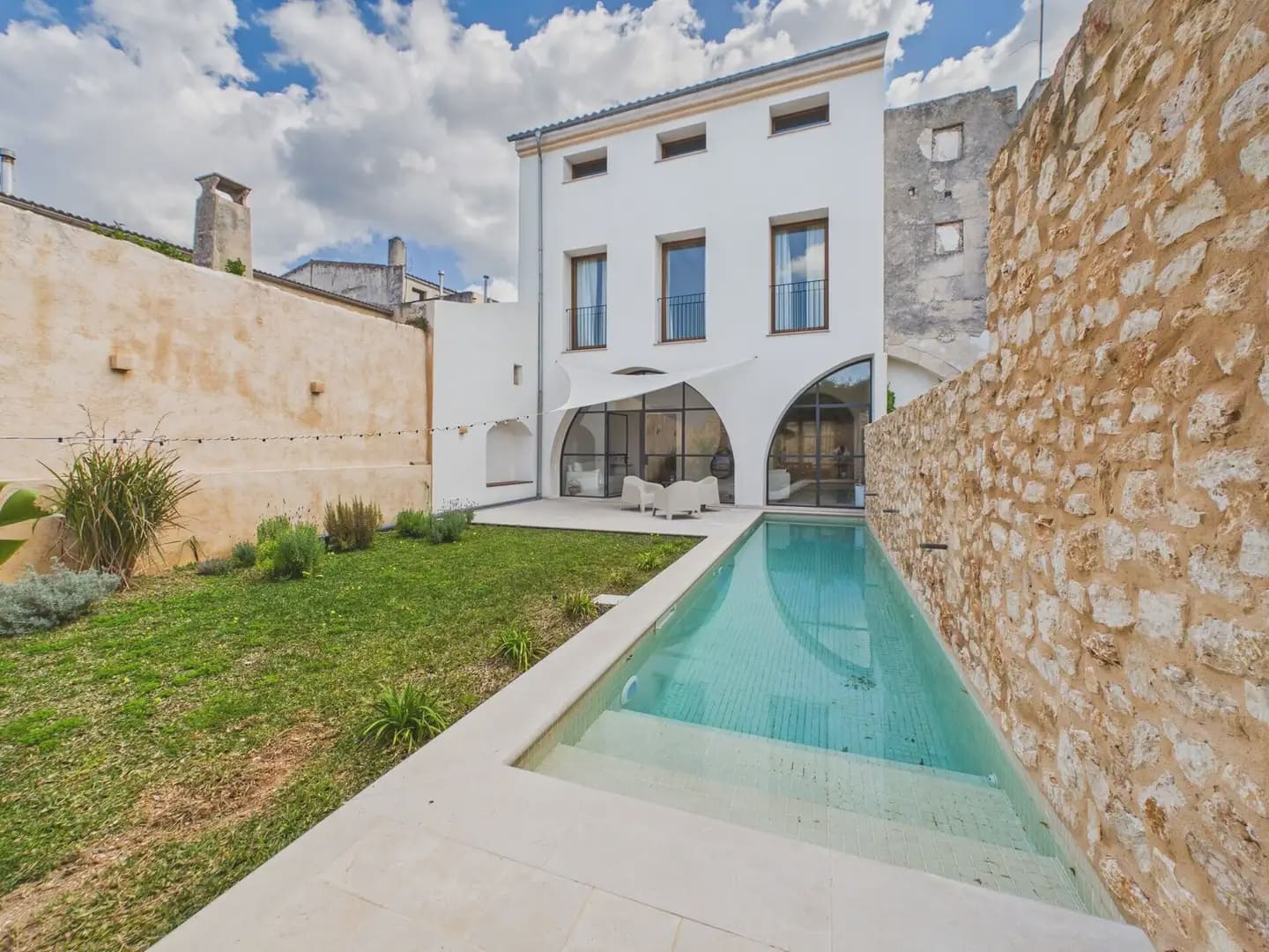4 bedroom Townhouse for rent in Felanitx with pool garage - € 5,500 (Ref: 9971529)