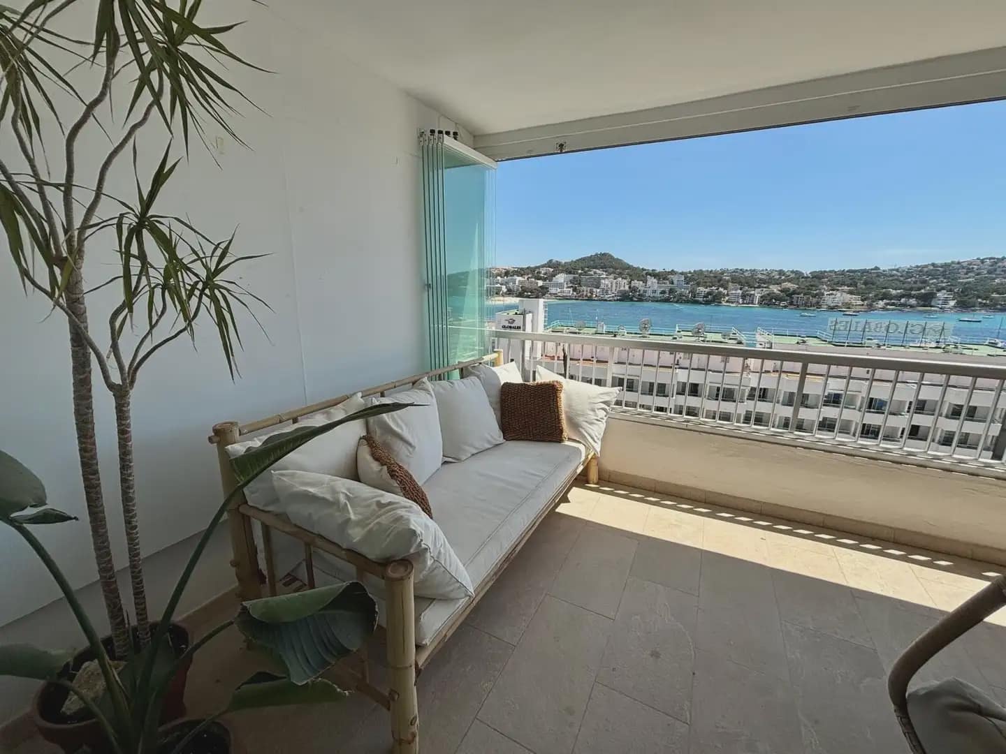 2 bedroom Apartment for rent in Calvia - € 2,290 (Ref: 9971531)