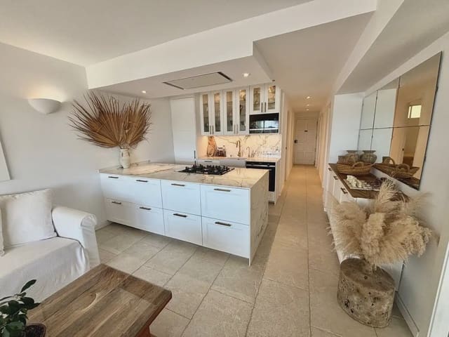 2 quarto Apartamento para arrendar em Santa Ponsa, Calvià - 2 290 € (Ref: 9971531)