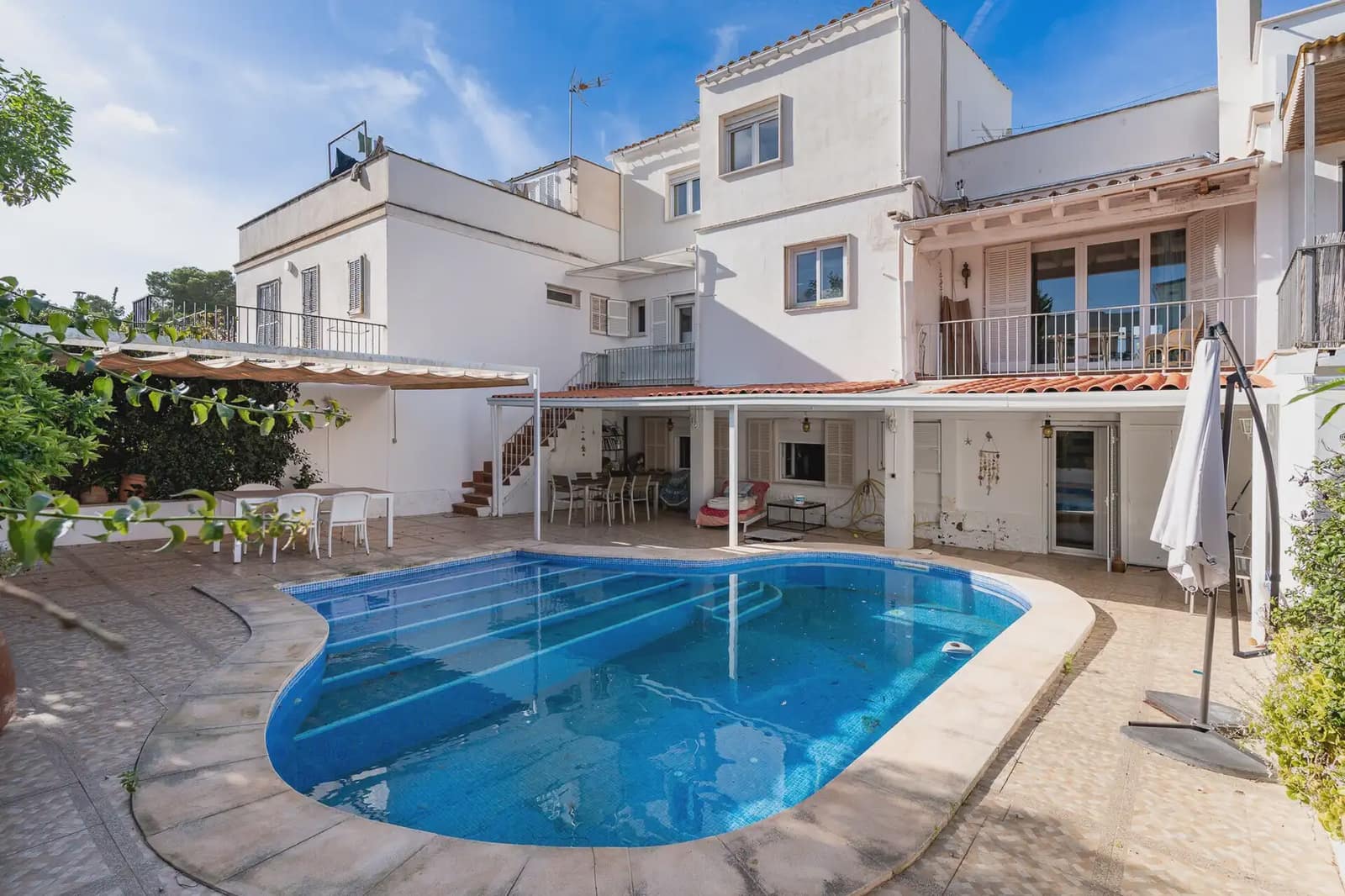 5 bedroom Terraced Villa for sale in Llucmajor with pool - € 1,098,000 (Ref: 9971537)