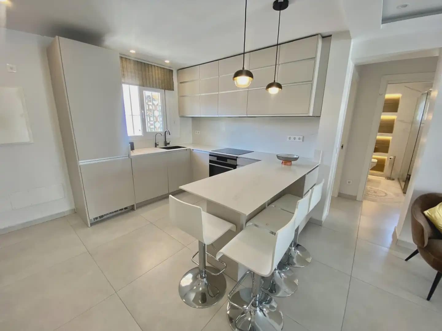 3 bedroom Flat for rent in Calvia with garage - € 2,000 (Ref: 9971546)