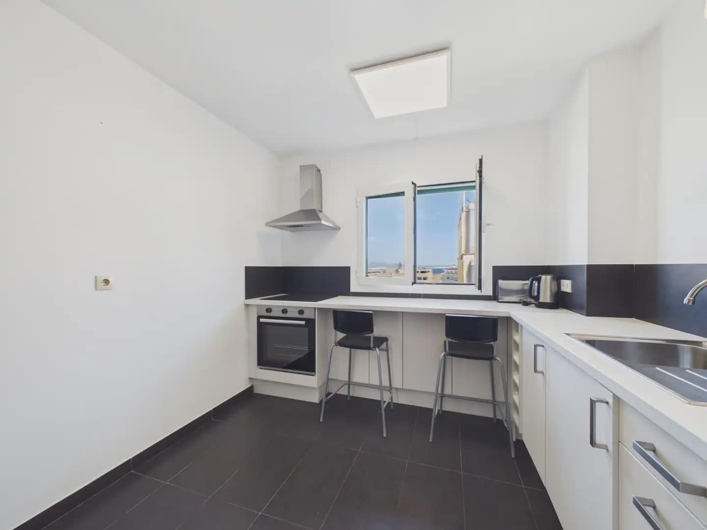 2 soverom Leilighet til leie i Palma de Mallorca - € 1 900 (Ref: 9971548)