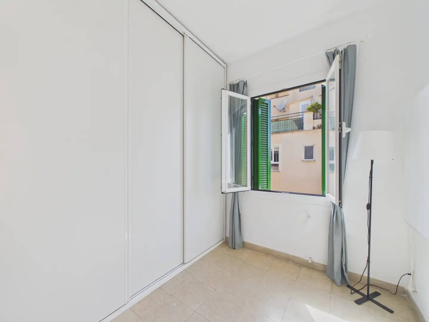 2 soverom Leilighet til leie i Palma de Mallorca - € 1 900 (Ref: 9971548)