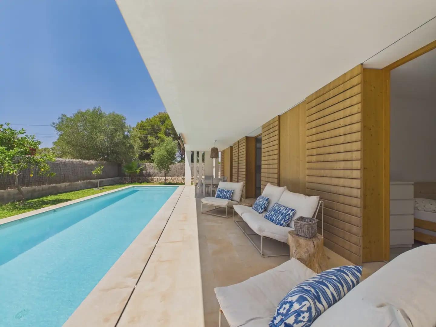 3 bedroom Villa for rent in Campos with pool - € 2,000 (Ref: 9971553)