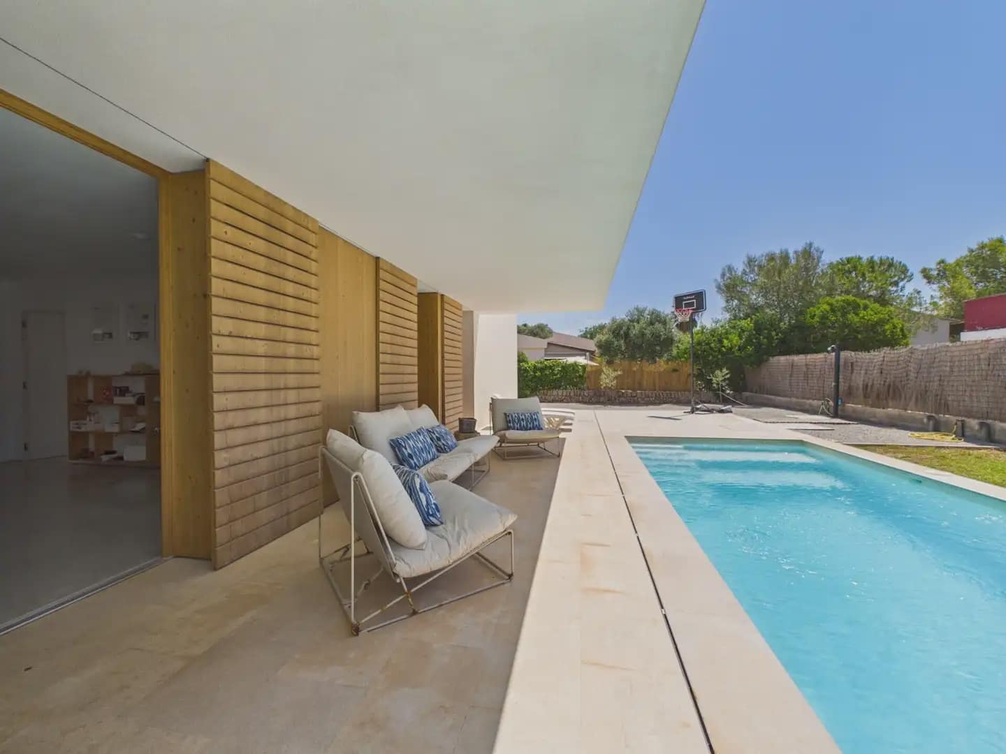 3 bedroom Villa for rent in Campos with pool - € 2,000 (Ref: 9971553)