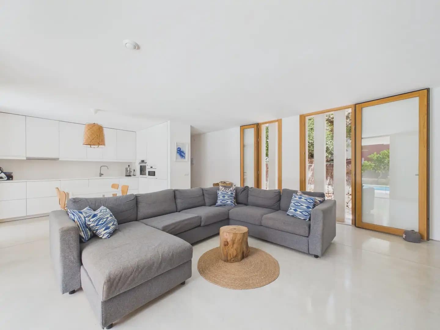 3 bedroom Villa for rent in Campos with pool - € 2,000 (Ref: 9971553)