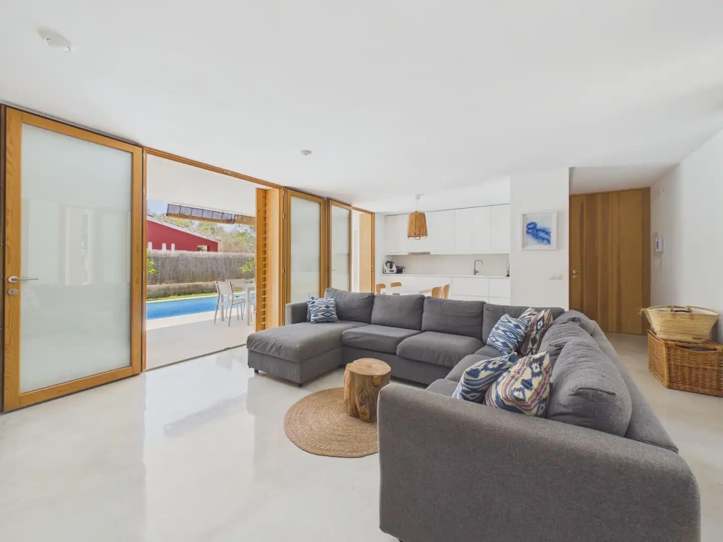3 bedroom Villa for rent in Campos with pool - € 2,000 (Ref: 9971553)