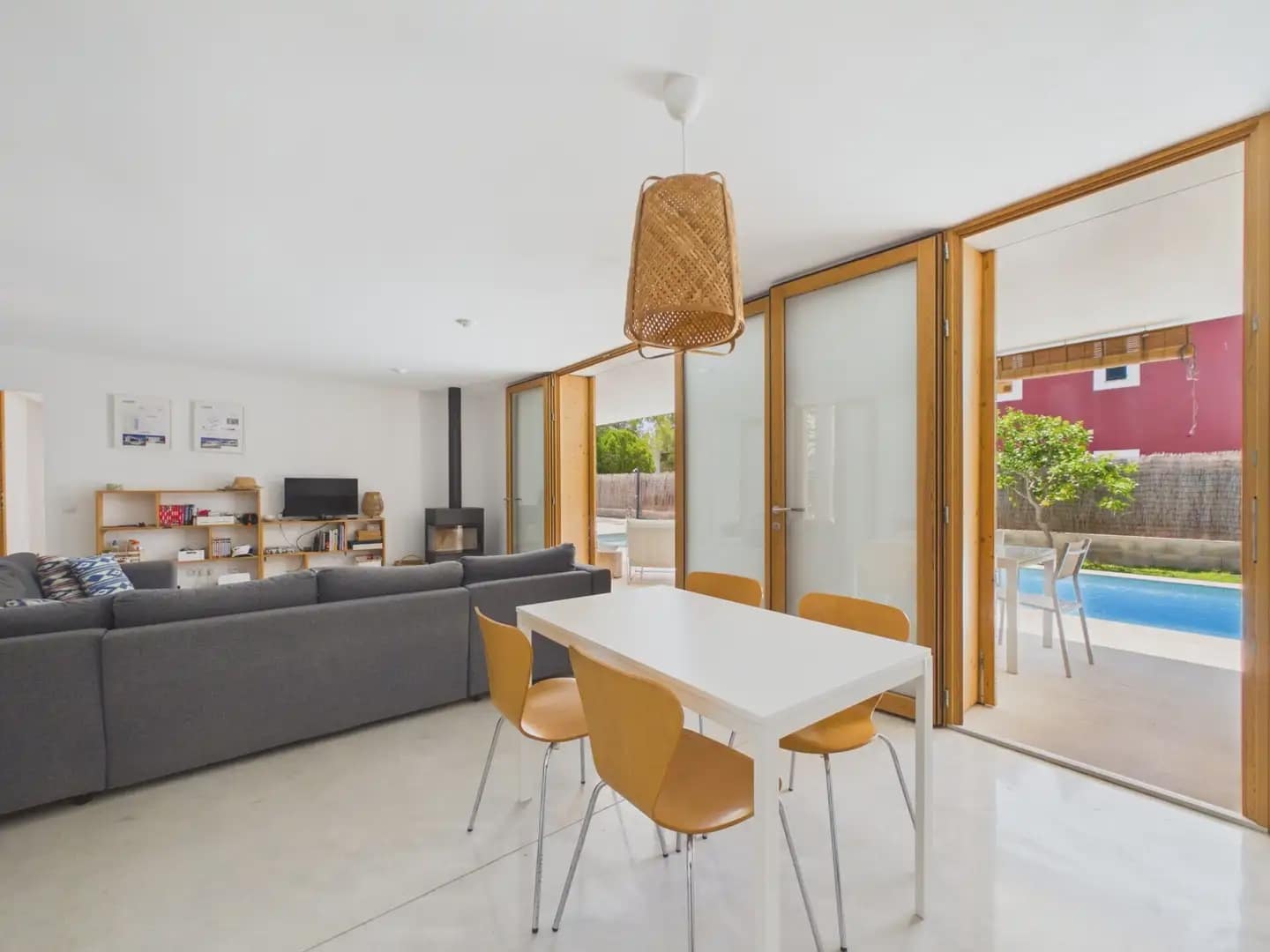 3 bedroom Villa for rent in Campos with pool - € 2,000 (Ref: 9971553)