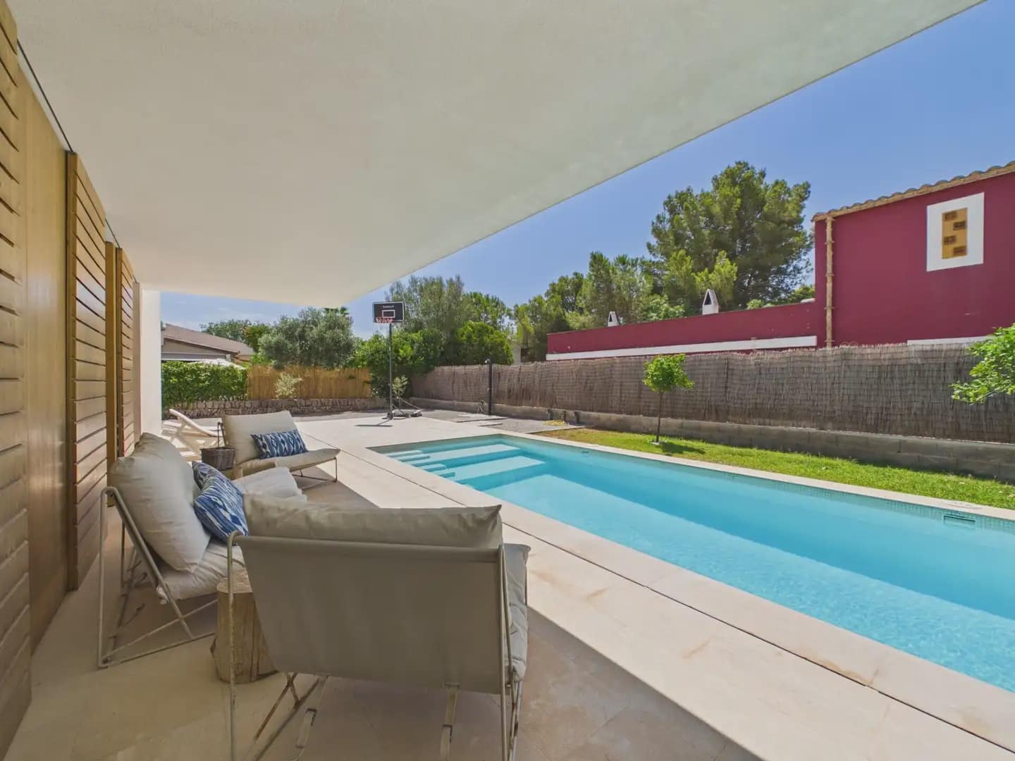 3 bedroom Villa for rent in Campos with pool - € 2,000 (Ref: 9971553)
