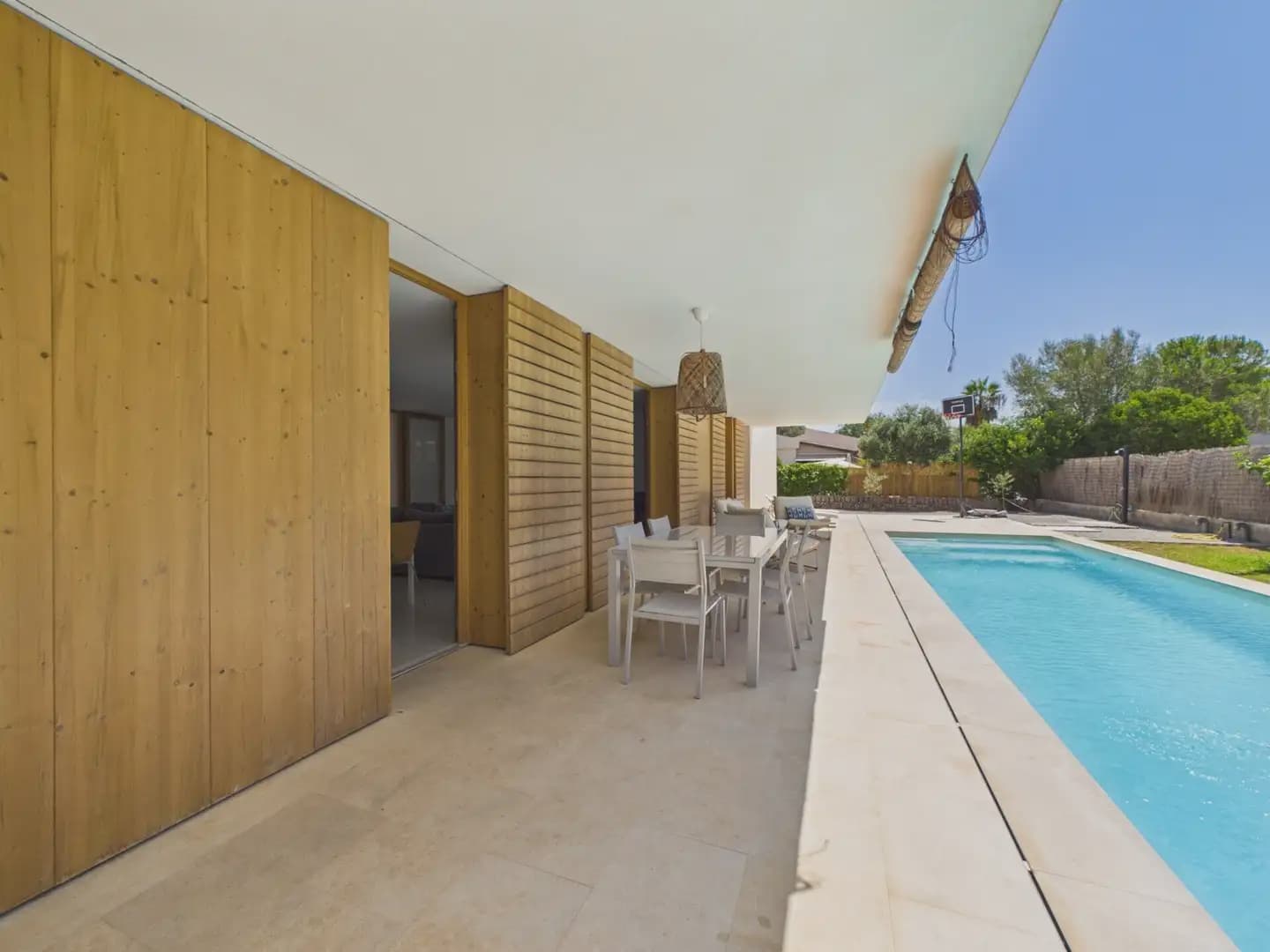 3 bedroom Villa for rent in Campos with pool - € 2,000 (Ref: 9971553)