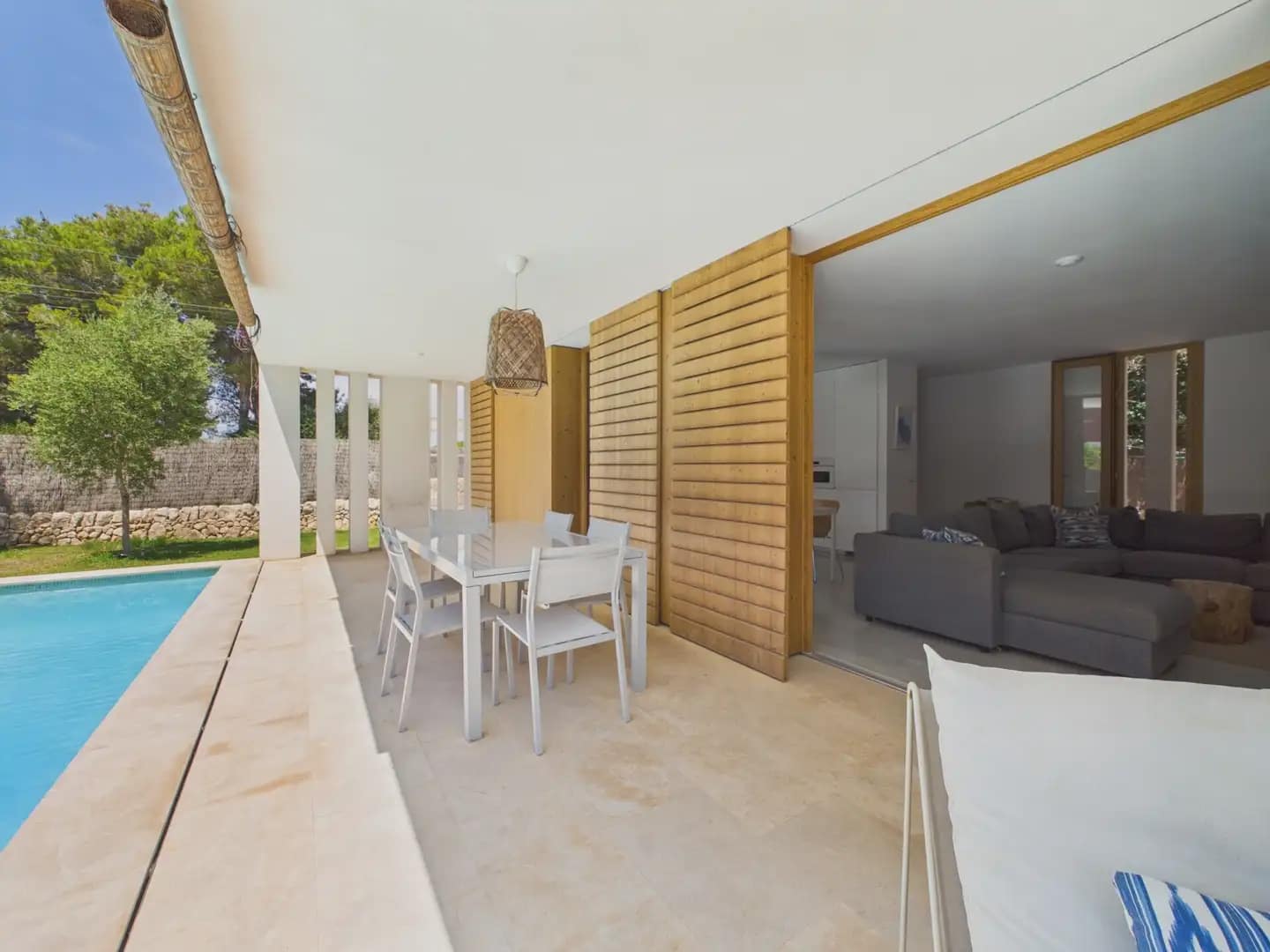 3 bedroom Villa for rent in Campos with pool - € 2,000 (Ref: 9971553)