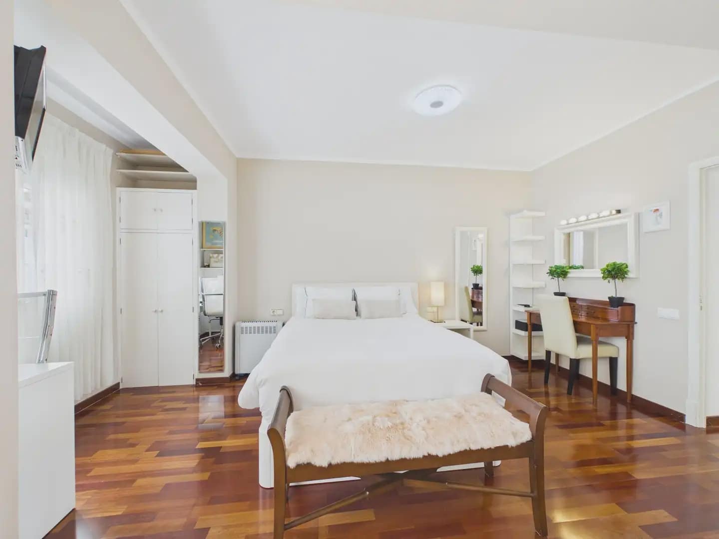 2 soverom Leilighet til leie i Palma de Mallorca - € 2 200 (Ref: 9971559)