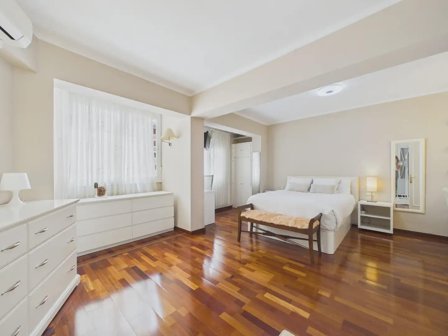 2 soverom Leilighet til leie i Palma de Mallorca - € 2 200 (Ref: 9971559)