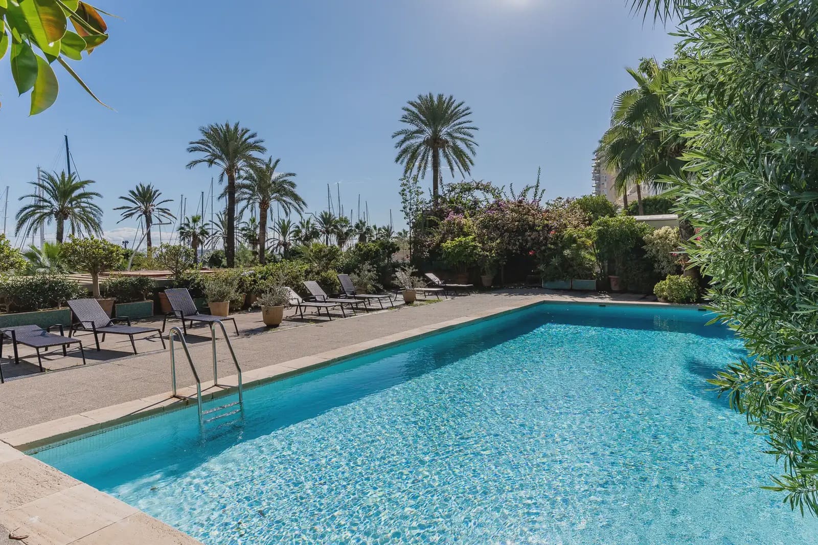 2 slaapkamer Penthouse te koop in Palma de Mallorca met zwembad - € 930.000 (Ref: 9971570)