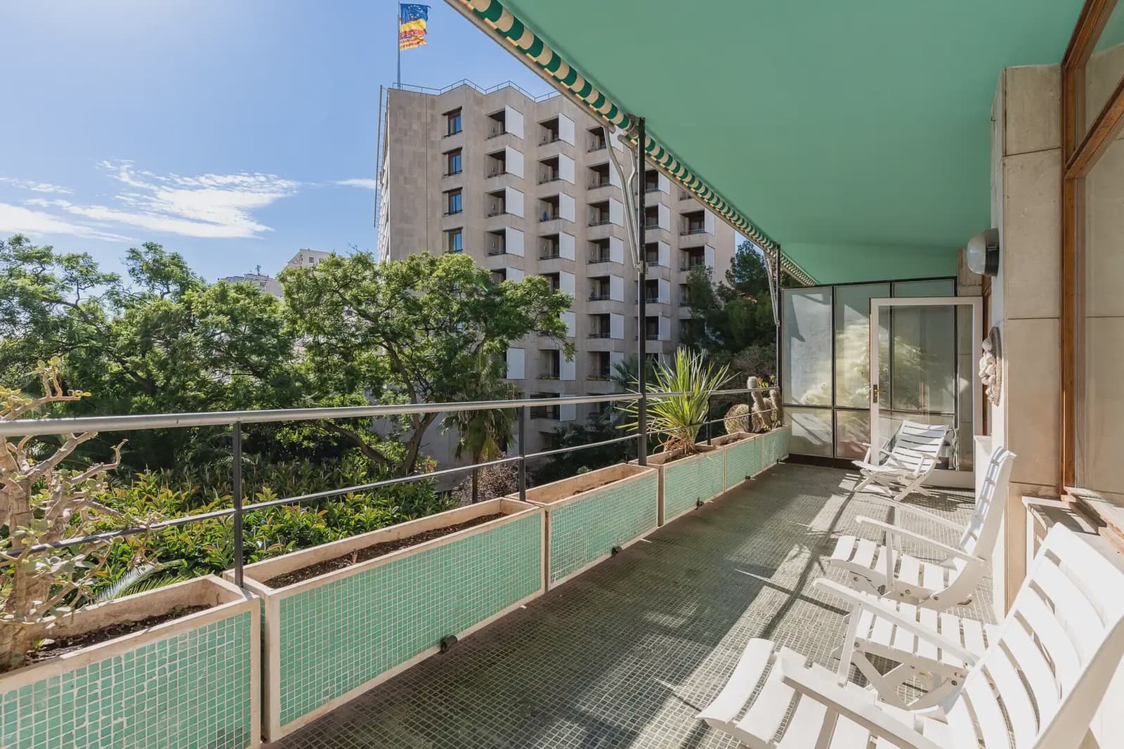 2 slaapkamer Penthouse te koop in Palma de Mallorca met zwembad - € 930.000 (Ref: 9971570)
