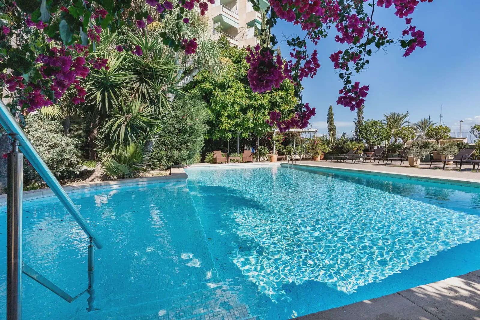 2 slaapkamer Penthouse te koop in Palma de Mallorca met zwembad - € 930.000 (Ref: 9971570)